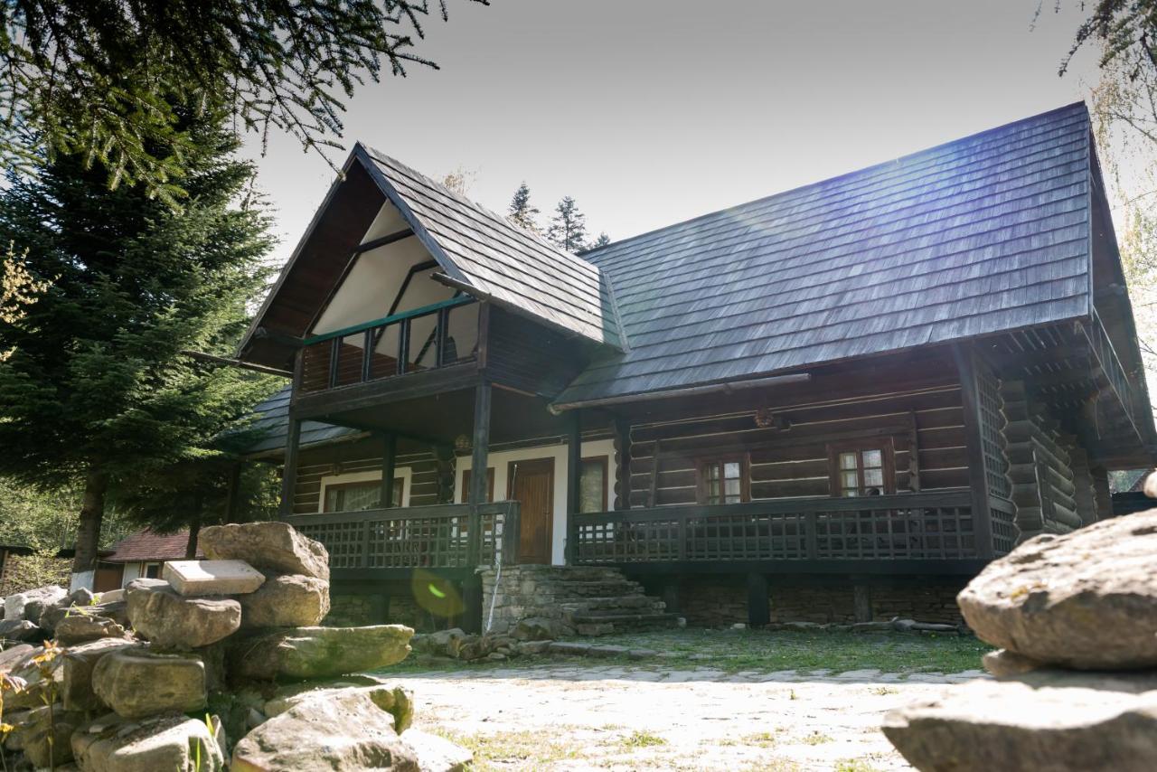 Pensiunea Casa Bunicilor Mînăstirea Humorului Exterior foto