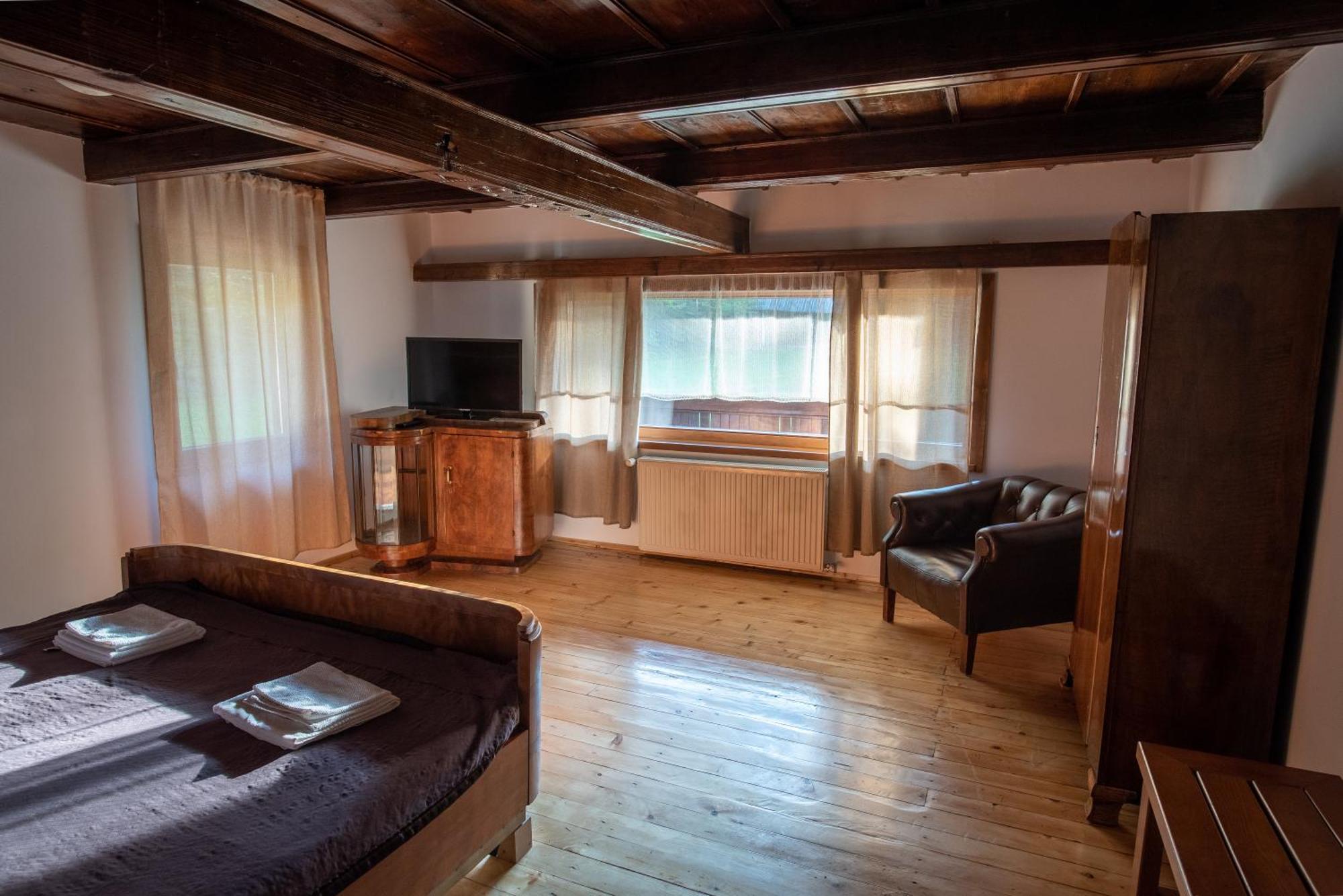 Pensiunea Casa Bunicilor Mînăstirea Humorului Habitación foto
