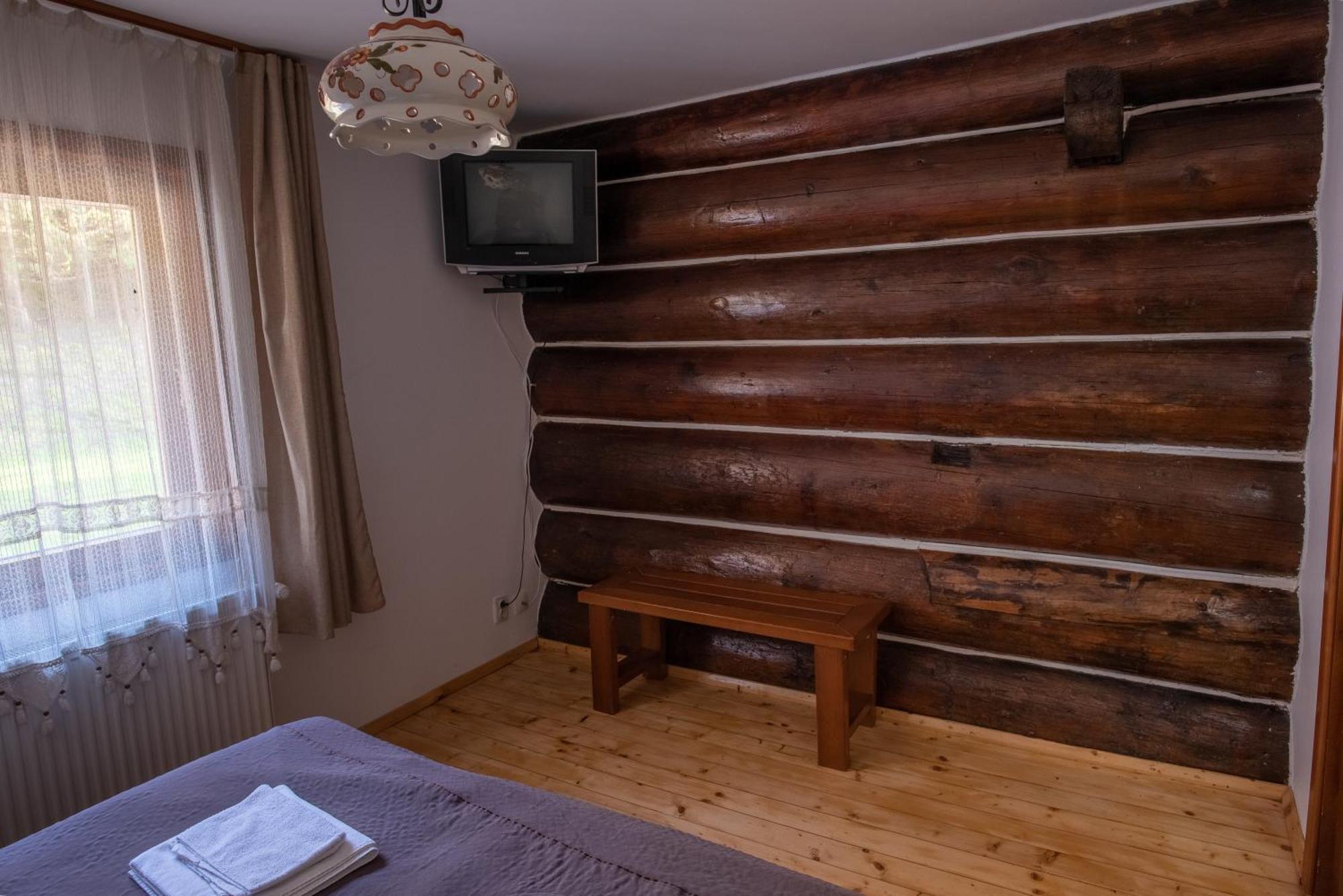 Pensiunea Casa Bunicilor Mînăstirea Humorului Habitación foto